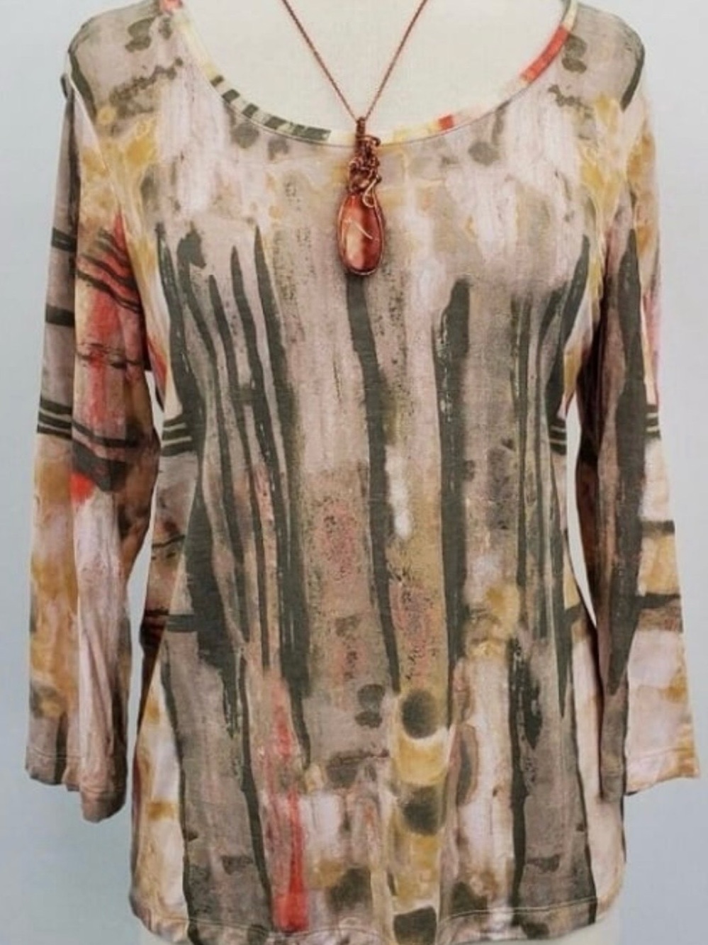 🫒Chico's Abstract Cream Earth Tone Design. 3/4 Sleeve, Scoop Neck, Tee. Sz 1, M